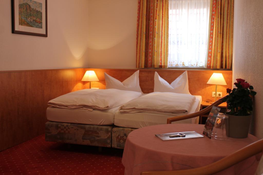 Gasthaus& Pension Zum Roten Haus Bad Schandau Zimmer foto